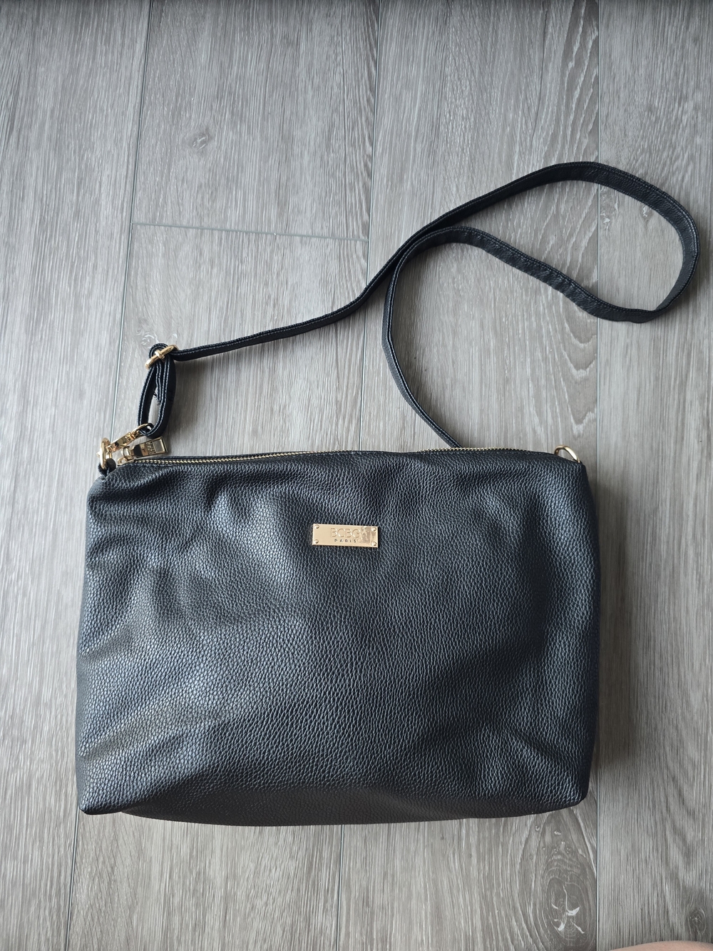 BCBG Paris Black Pebbled Vegan Leather Crossbody Shoulder Bag Gold Hardware